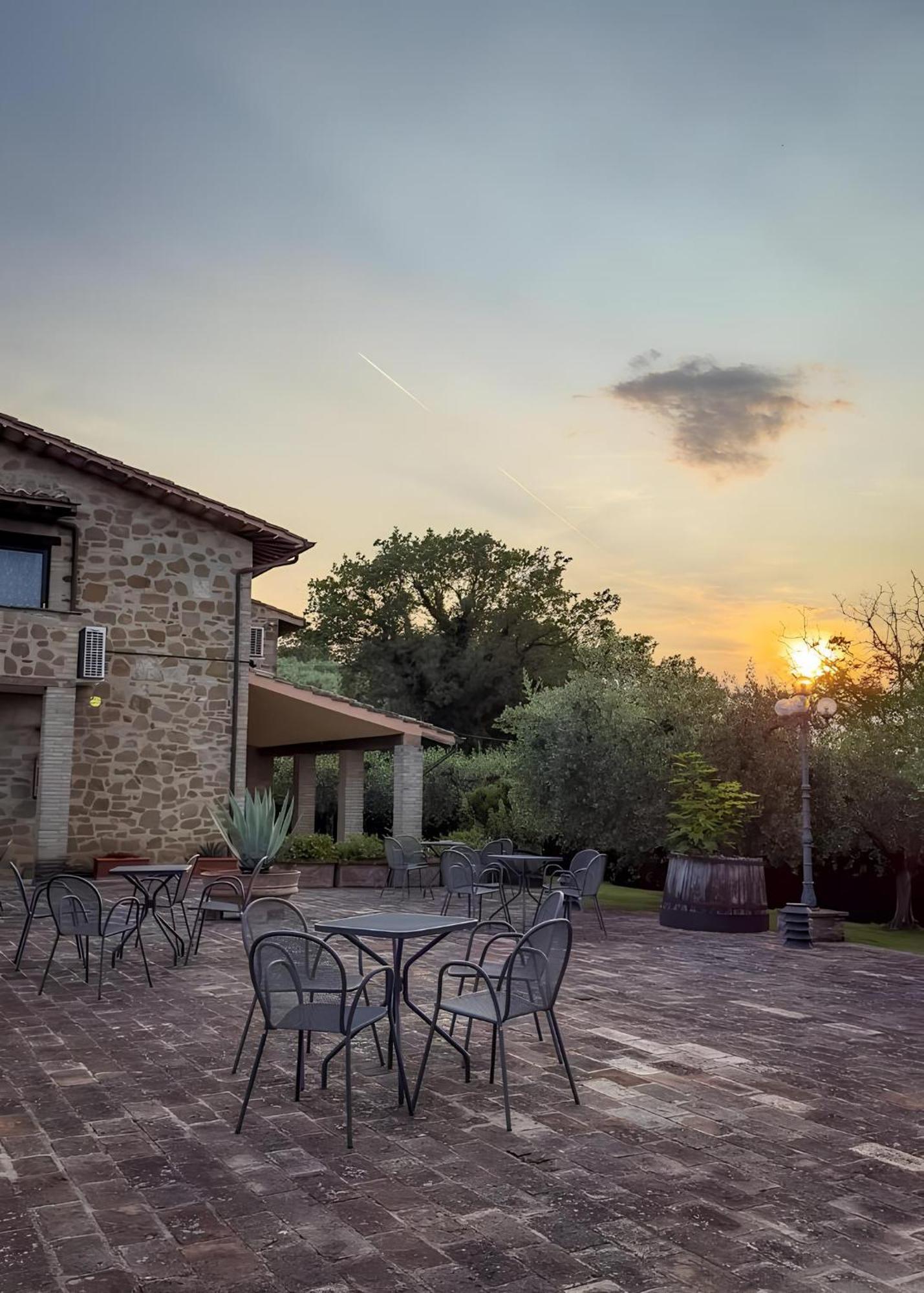 Santa Maria Degli Ancillotti Guest House Petrignano Екстериор снимка