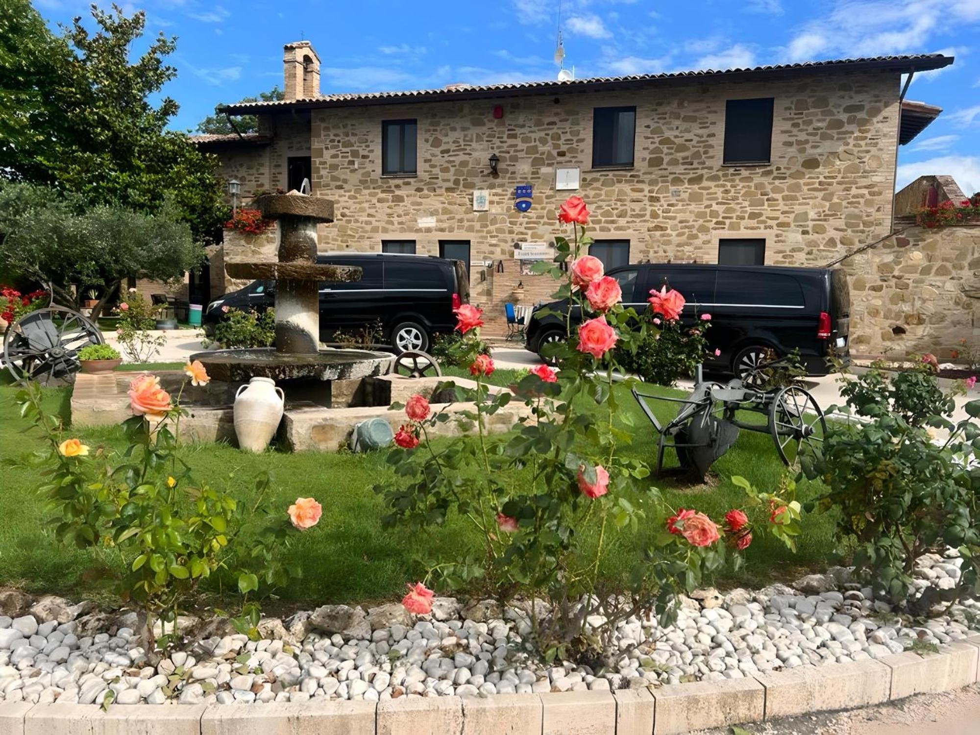 Santa Maria Degli Ancillotti Guest House Petrignano Екстериор снимка