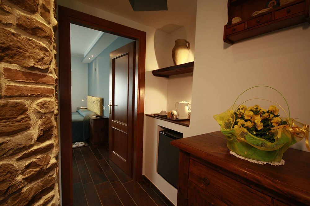 Santa Maria Degli Ancillotti Guest House Petrignano Екстериор снимка